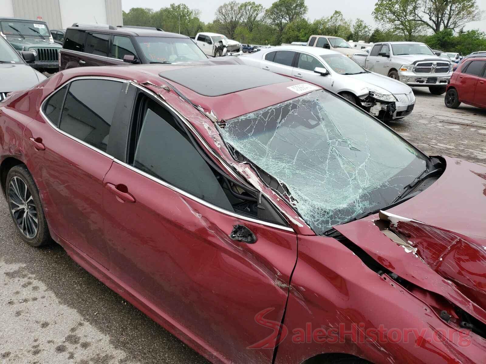 4T1B11HK2JU582786 2018 TOYOTA CAMRY