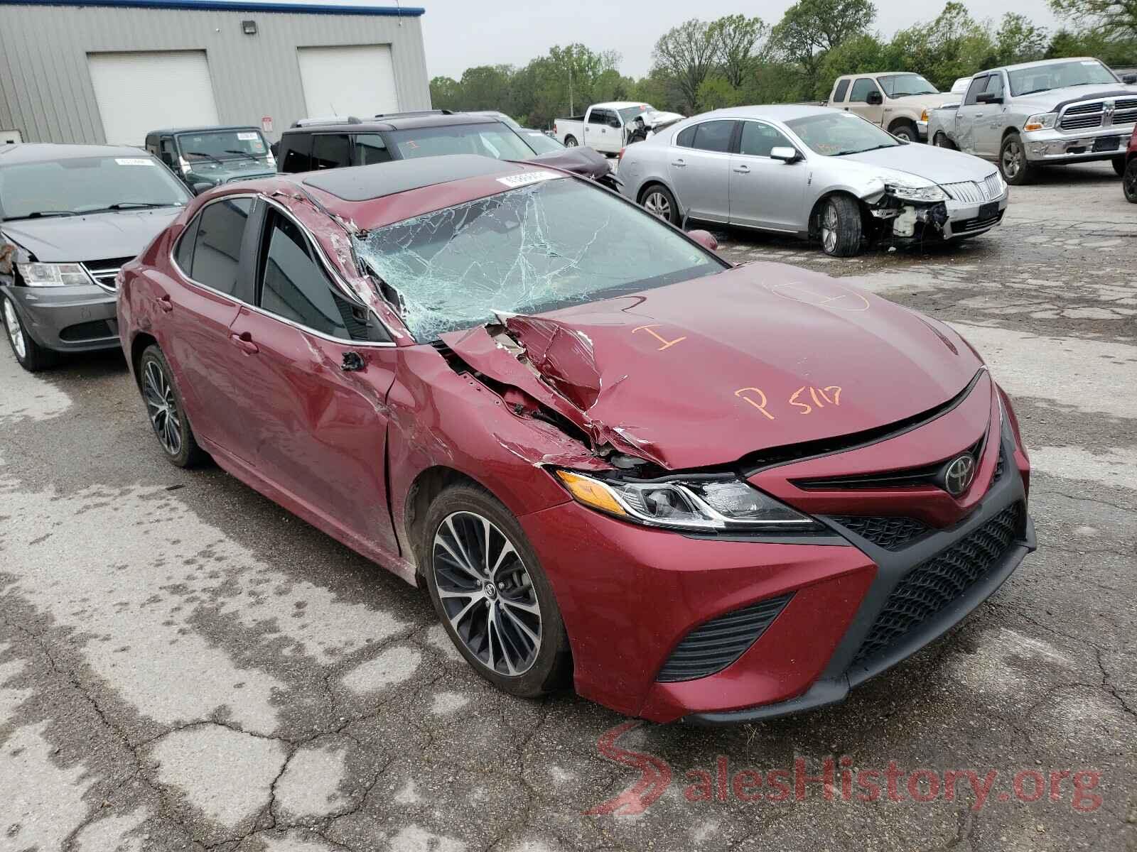 4T1B11HK2JU582786 2018 TOYOTA CAMRY