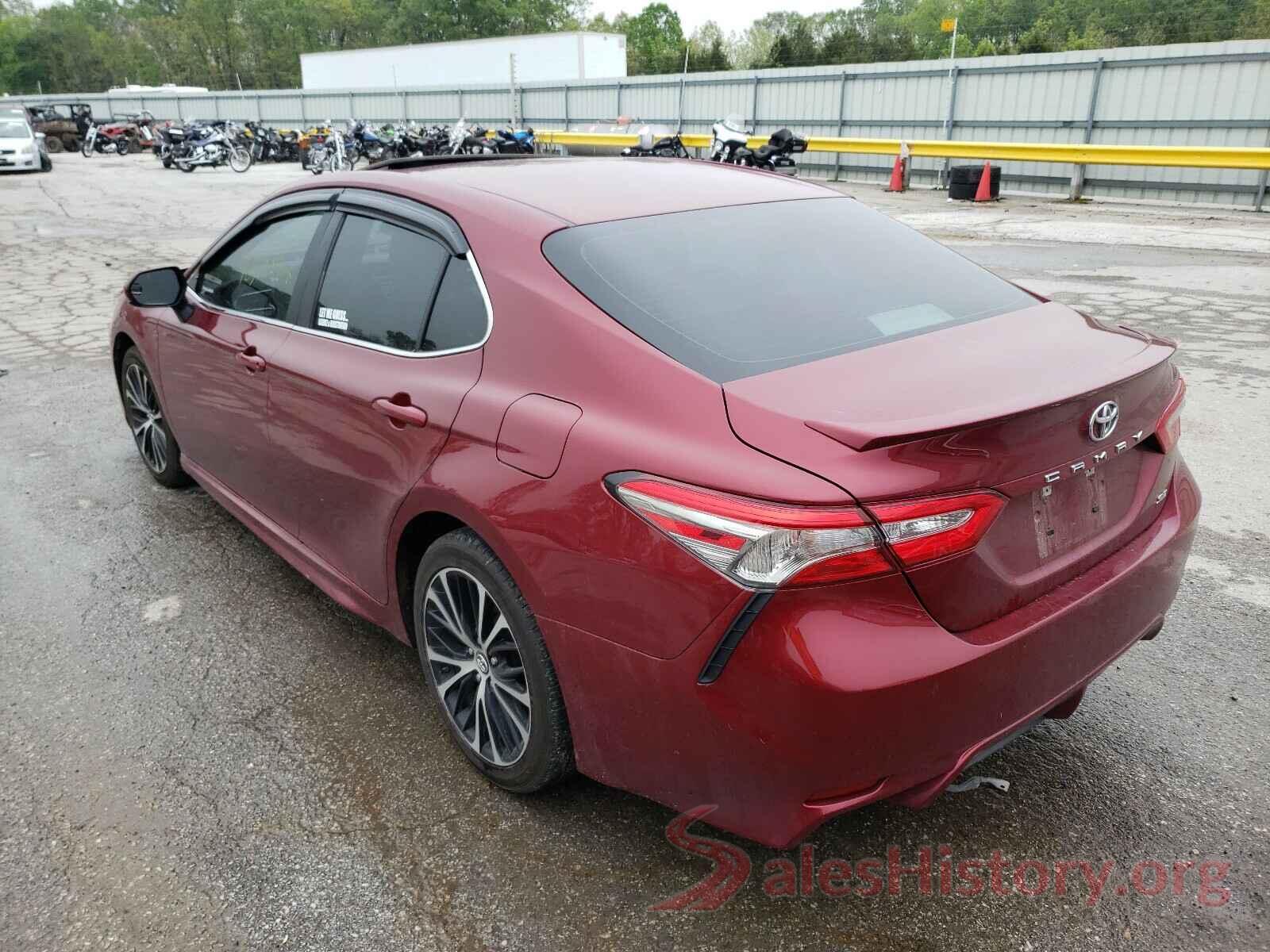 4T1B11HK2JU582786 2018 TOYOTA CAMRY