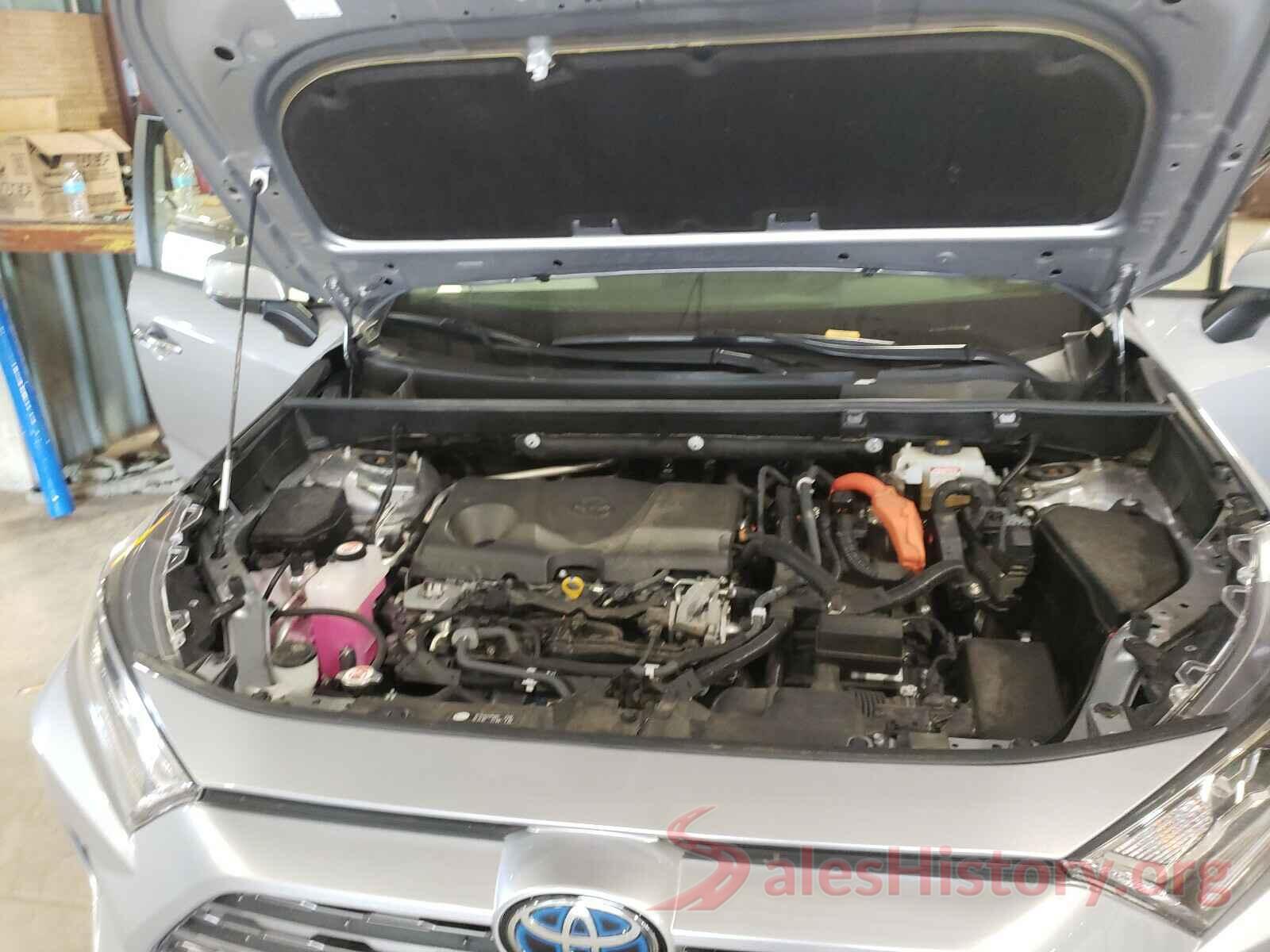 JTMDWRFV4KD033585 2019 TOYOTA RAV4