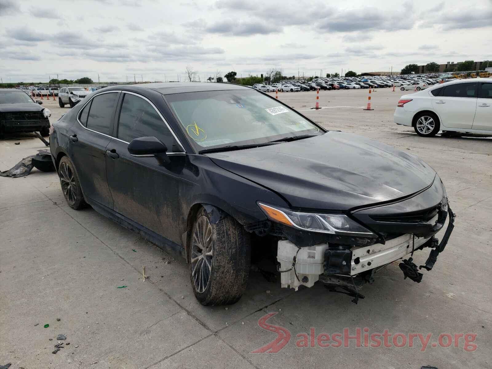 4T1B11HK1JU667795 2018 TOYOTA CAMRY