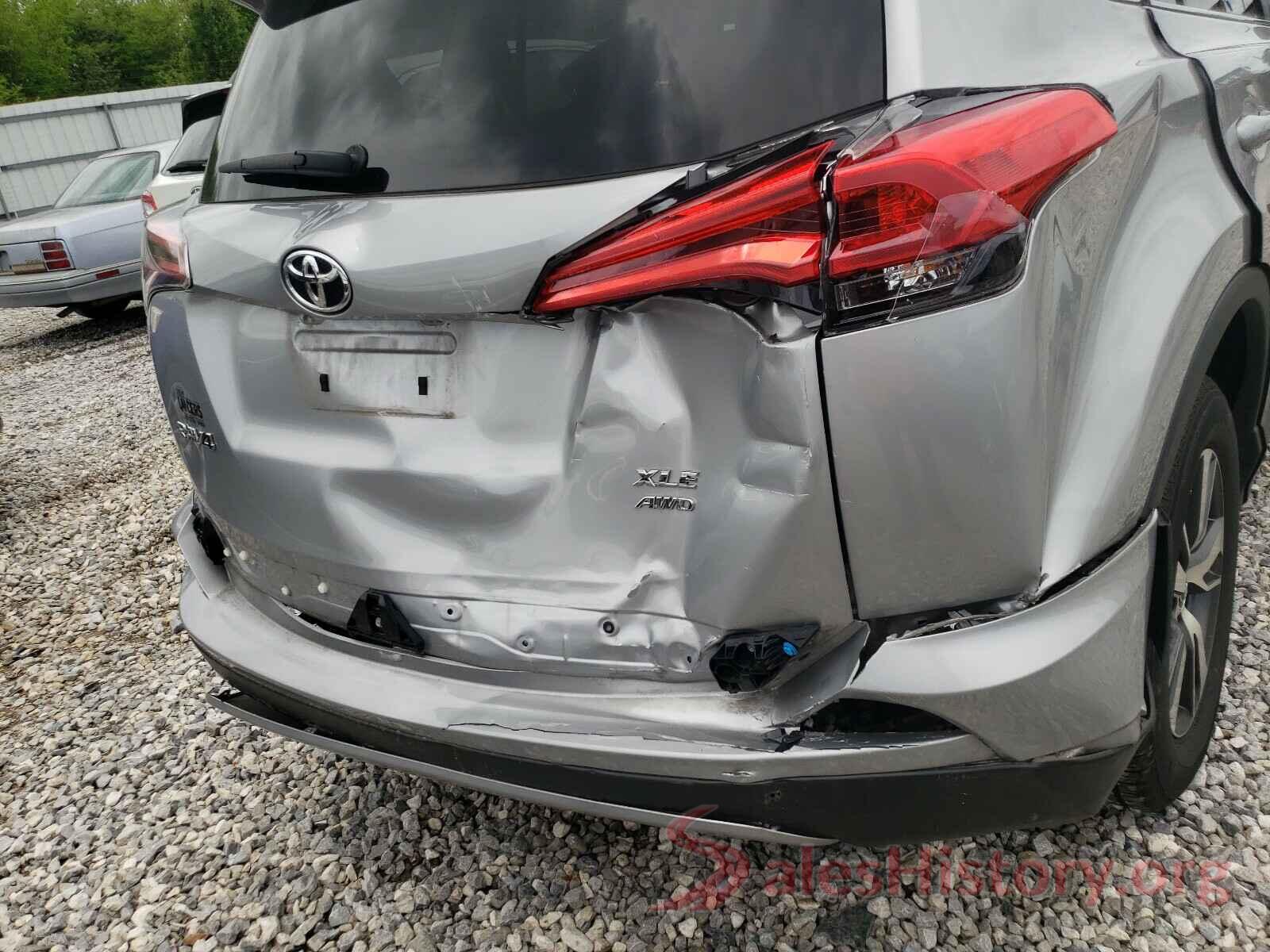 2T3RFREV9JW726418 2018 TOYOTA RAV4