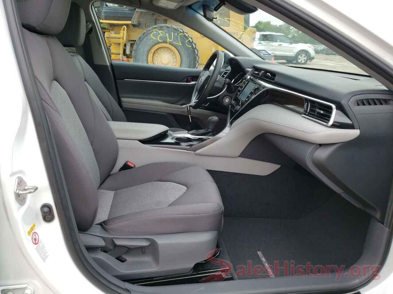 4T1B11HKXJU053523 2018 TOYOTA CAMRY