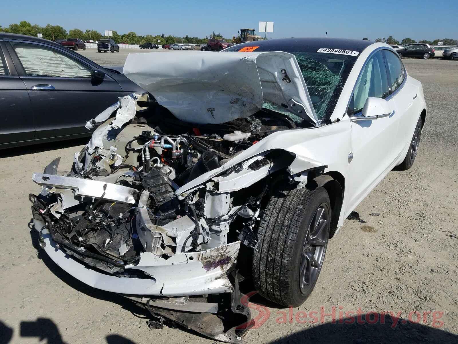 5YJ3E1EAXJF162128 2018 TESLA MODEL 3