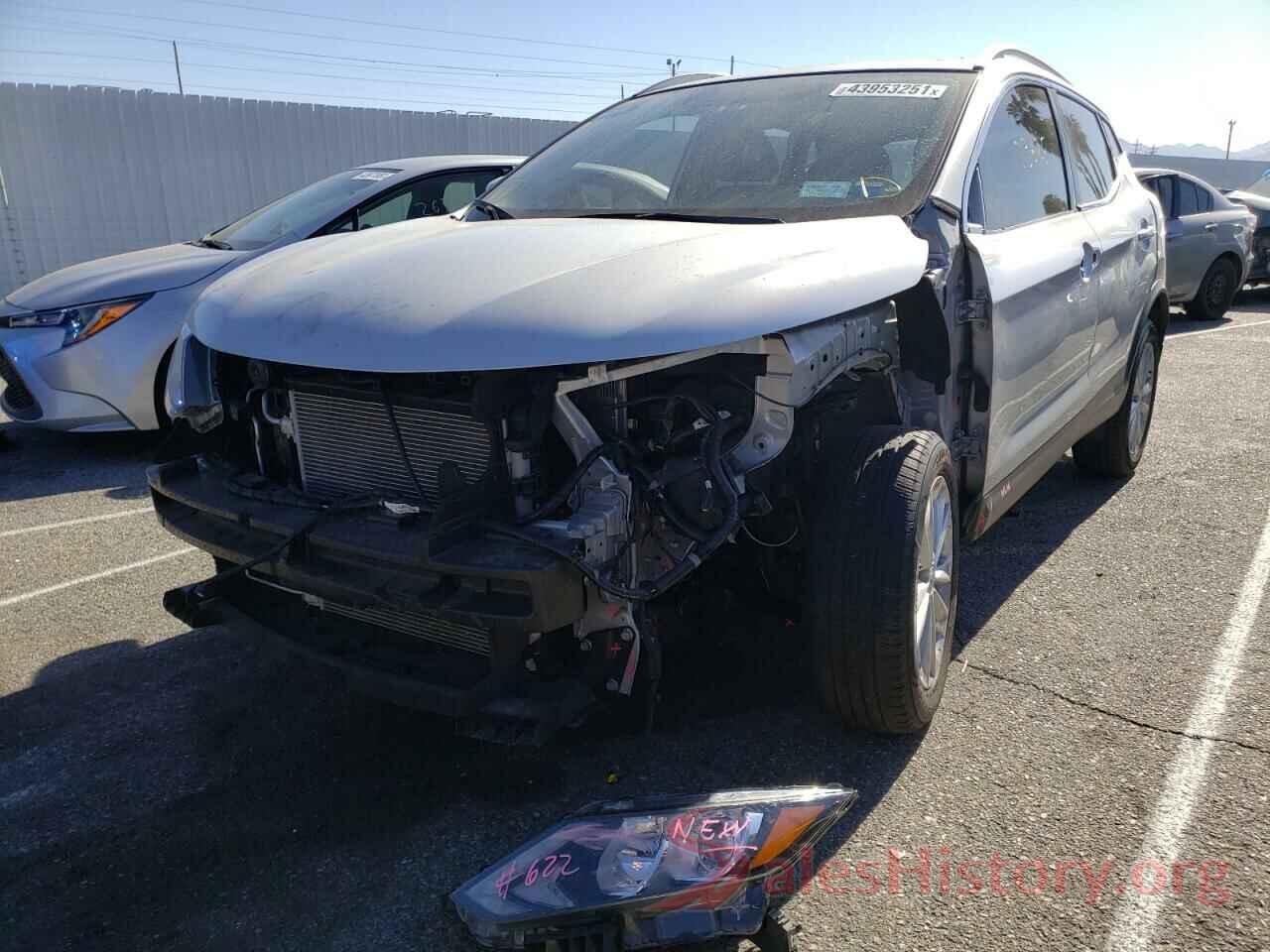 JN1BJ1CR2JW203687 2018 NISSAN ROGUE