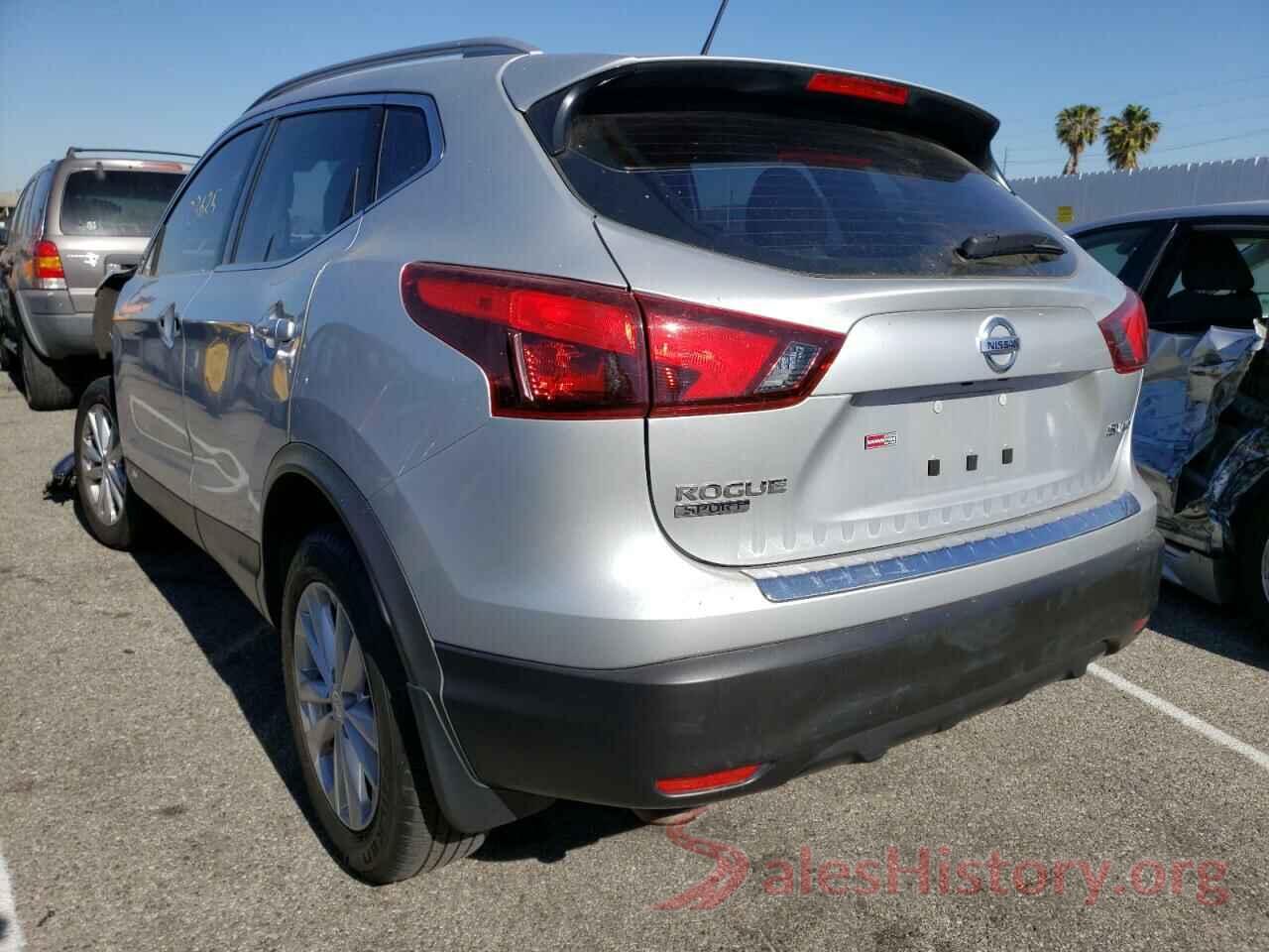 JN1BJ1CR2JW203687 2018 NISSAN ROGUE