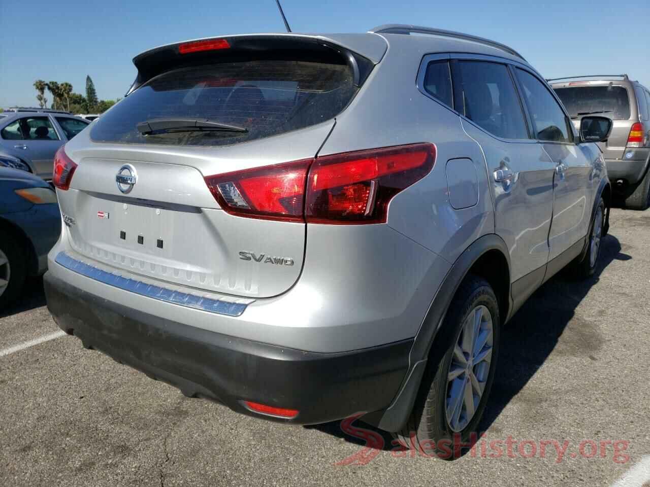 JN1BJ1CR2JW203687 2018 NISSAN ROGUE