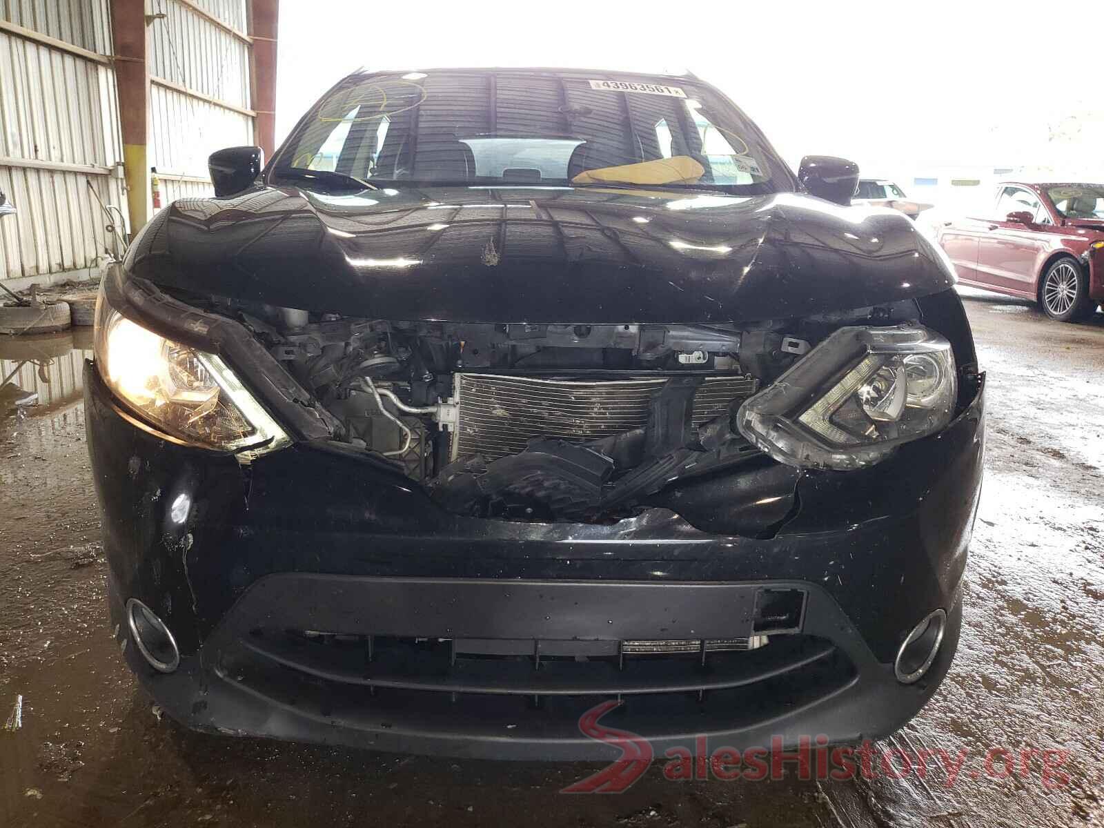 JN1BJ1CP2JW107587 2018 NISSAN ROGUE