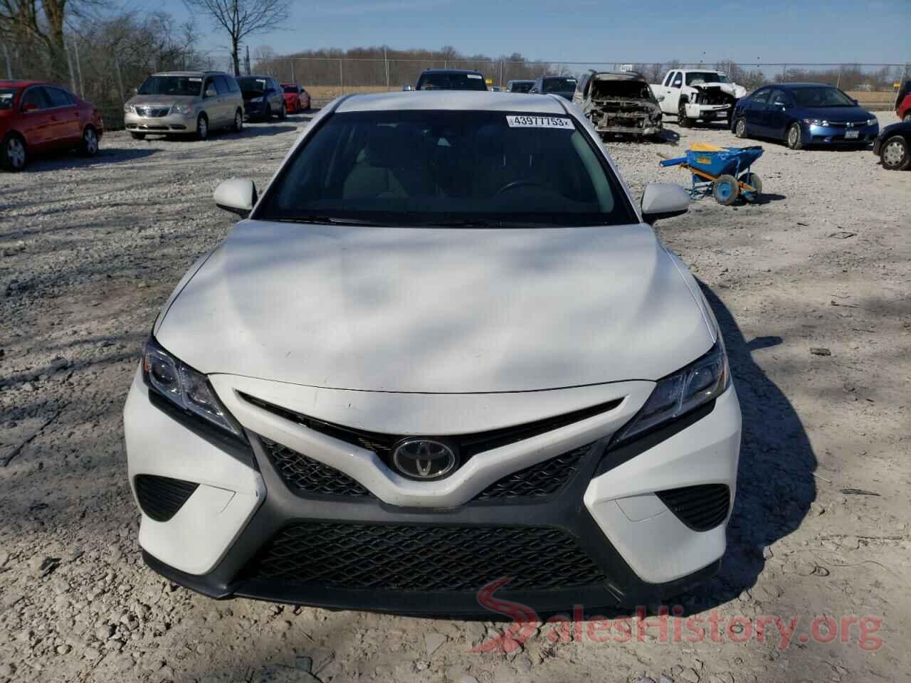 JTNB11HK5J3018667 2018 TOYOTA CAMRY