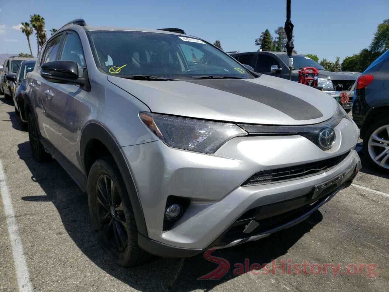 2T3RFREV3JW762282 2018 TOYOTA RAV4