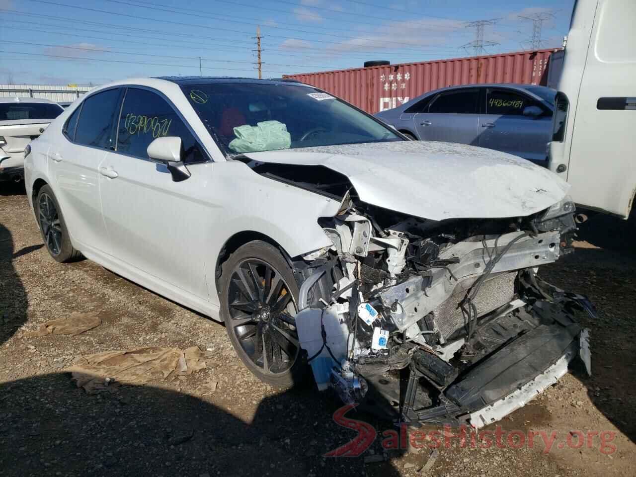 4T1B61HK0JU086869 2018 TOYOTA CAMRY