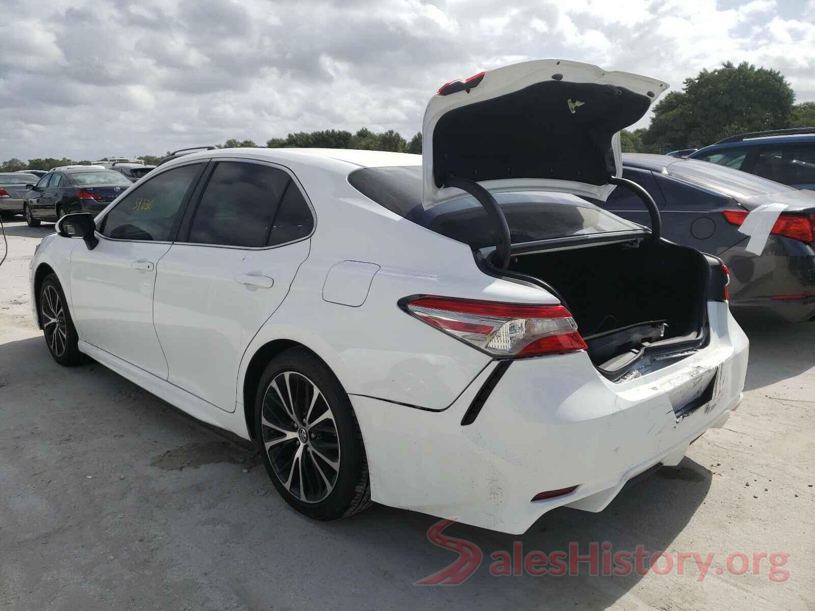 4T1B11HK6JU071663 2018 TOYOTA CAMRY