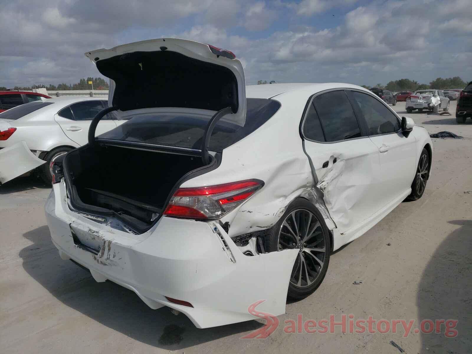 4T1B11HK6JU071663 2018 TOYOTA CAMRY