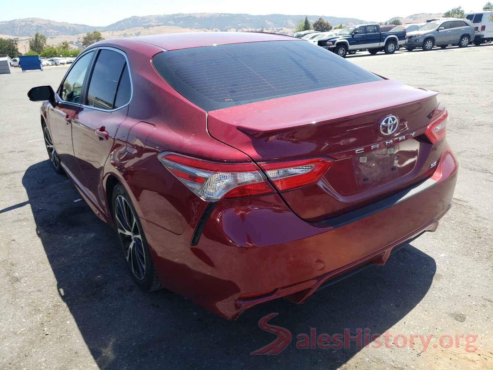 4T1B11HK2JU678045 2018 TOYOTA CAMRY