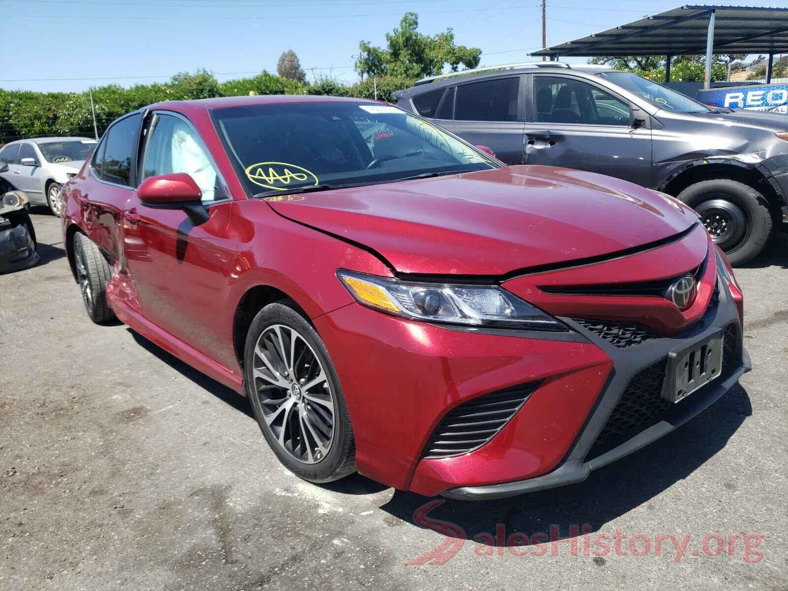 4T1B11HK2JU678045 2018 TOYOTA CAMRY