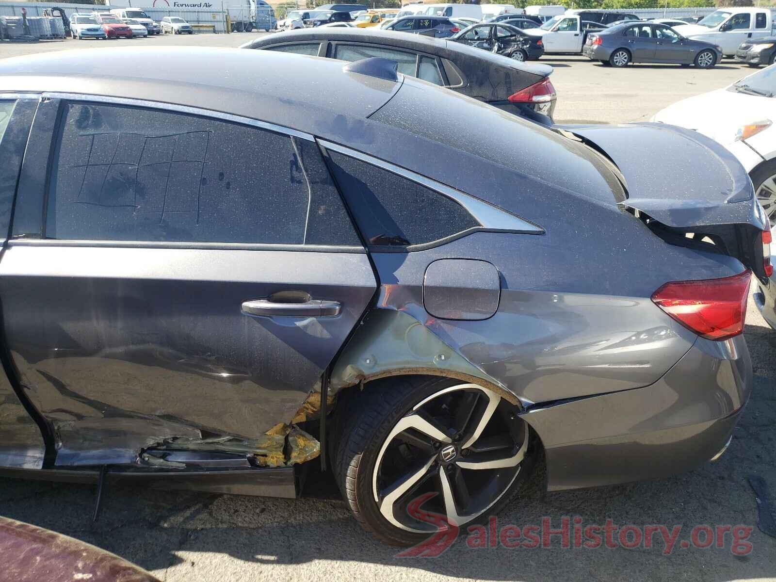 1HGCV1F35JA179039 2018 HONDA ACCORD