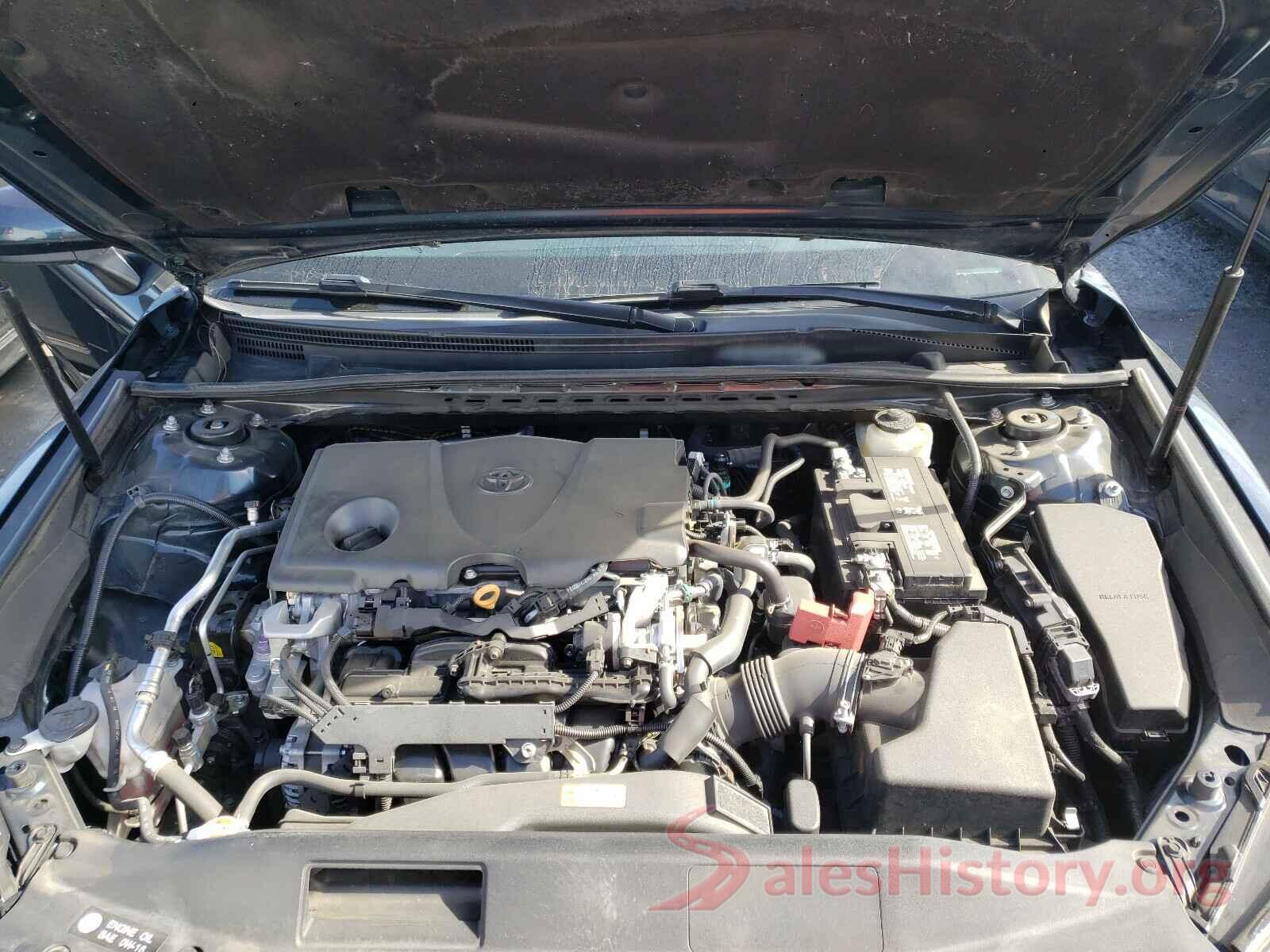 4T1B11HK5JU633262 2018 TOYOTA CAMRY