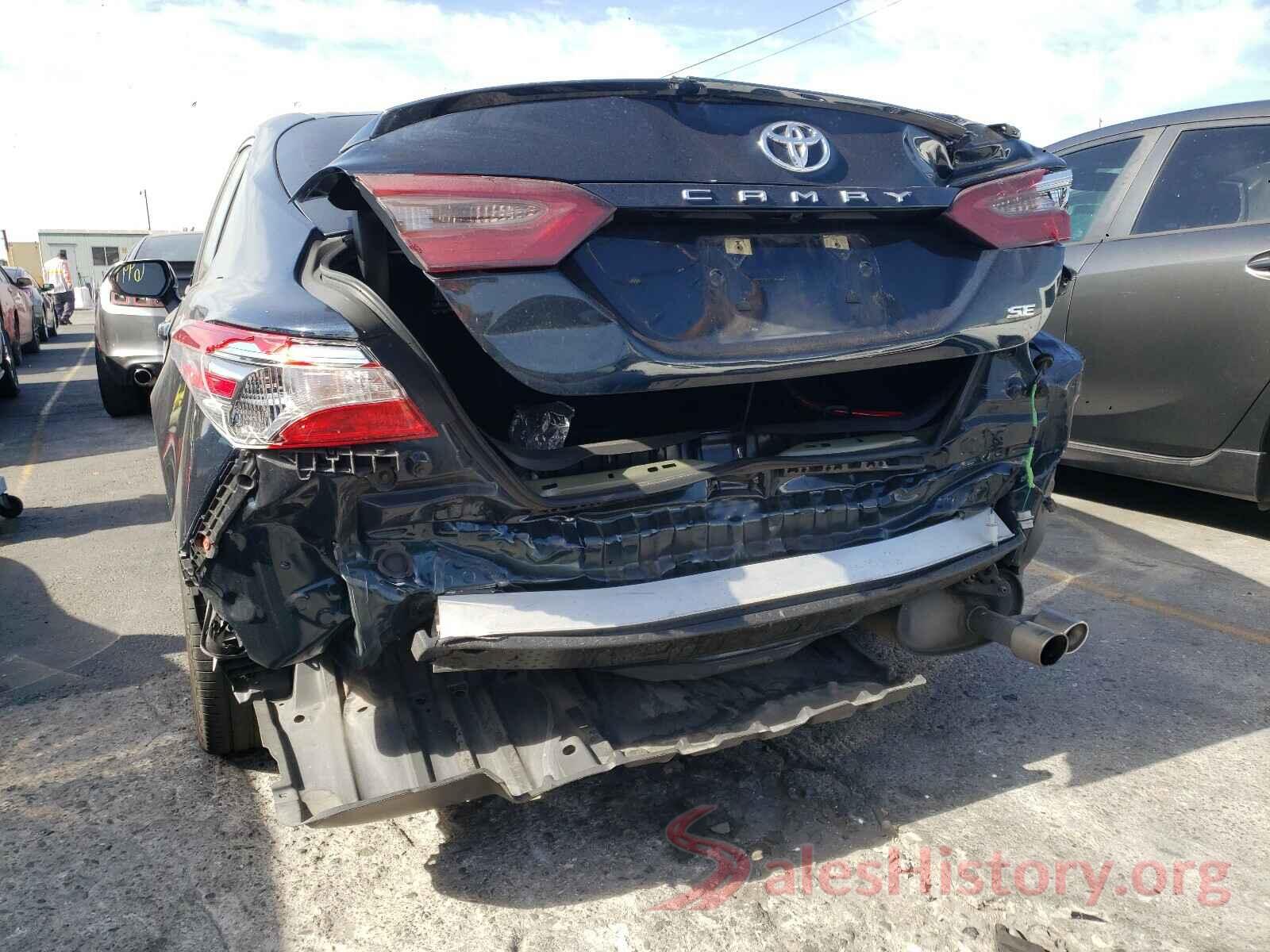 4T1B11HK5JU633262 2018 TOYOTA CAMRY