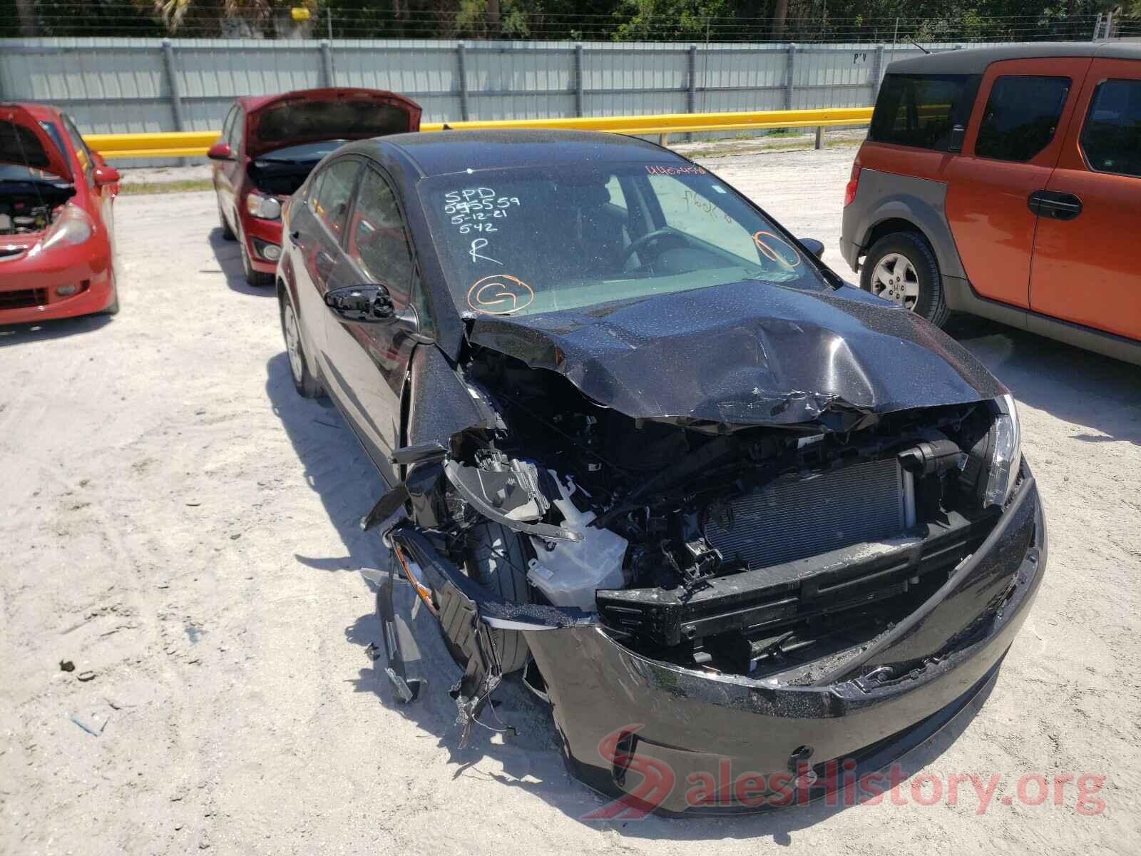 3KPFL4A7XJE235342 2018 KIA FORTE