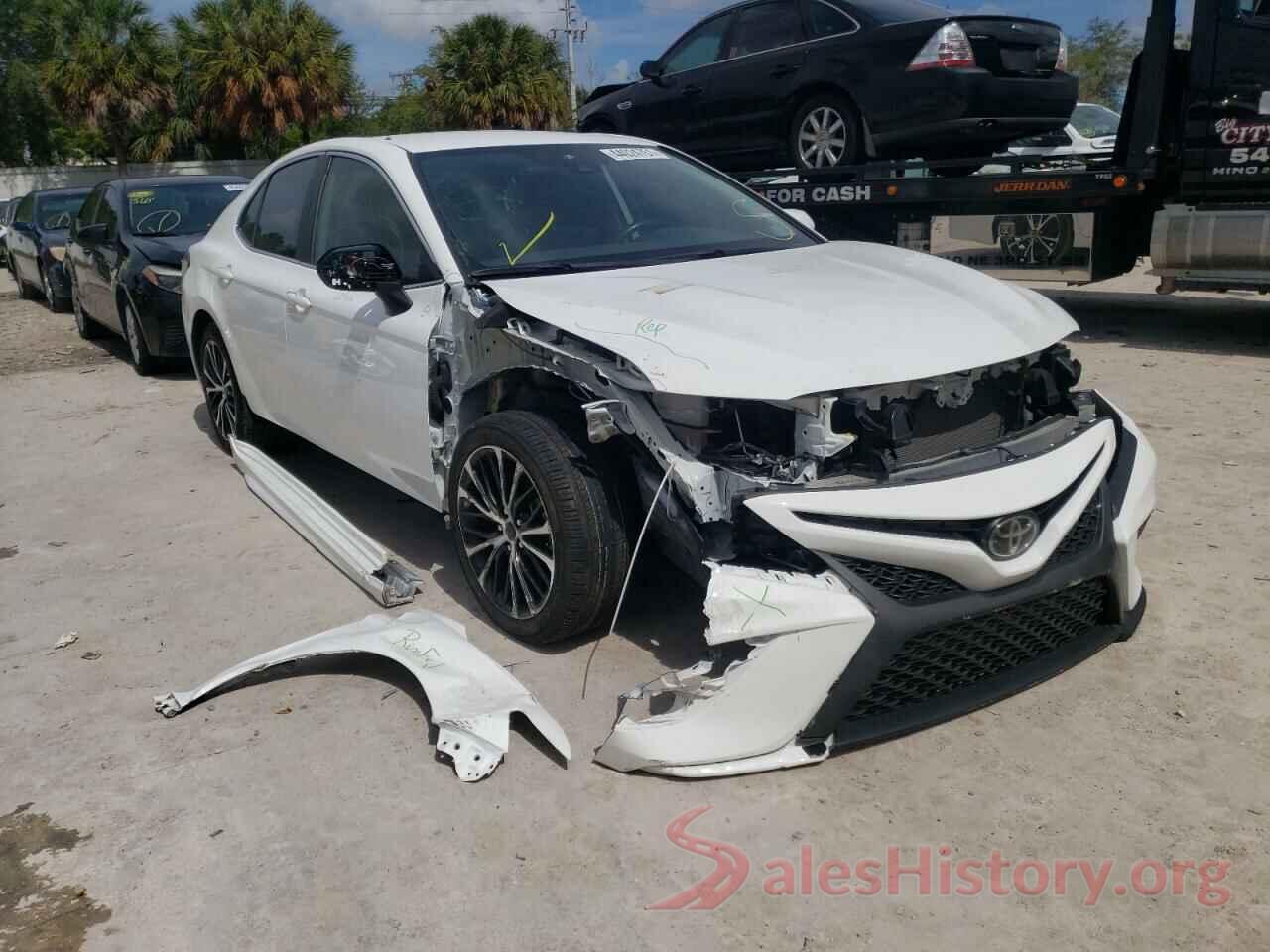 4T1B11HK5KU742760 2019 TOYOTA CAMRY