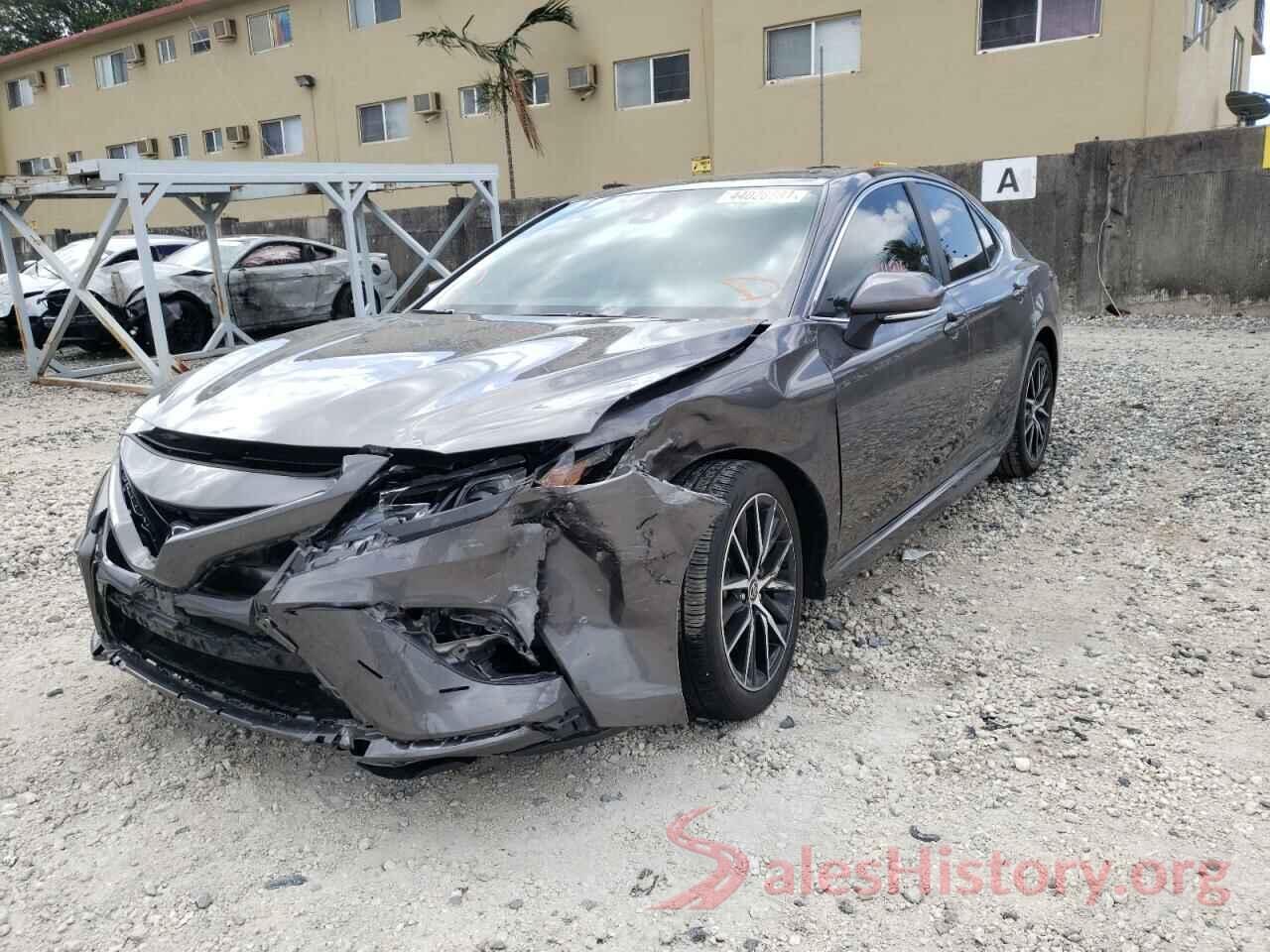 4T1G11AK7MU527092 2021 TOYOTA CAMRY