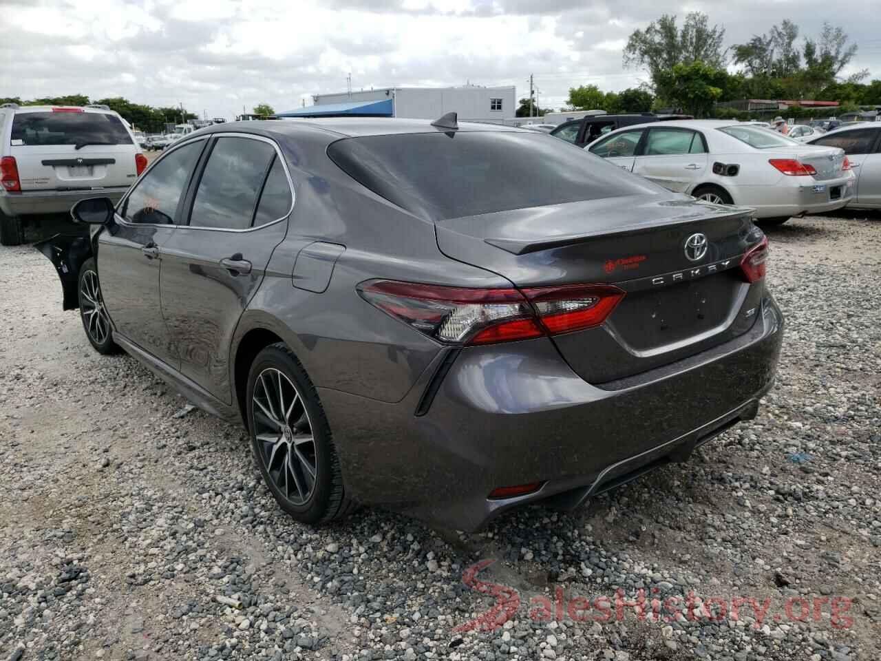 4T1G11AK7MU527092 2021 TOYOTA CAMRY