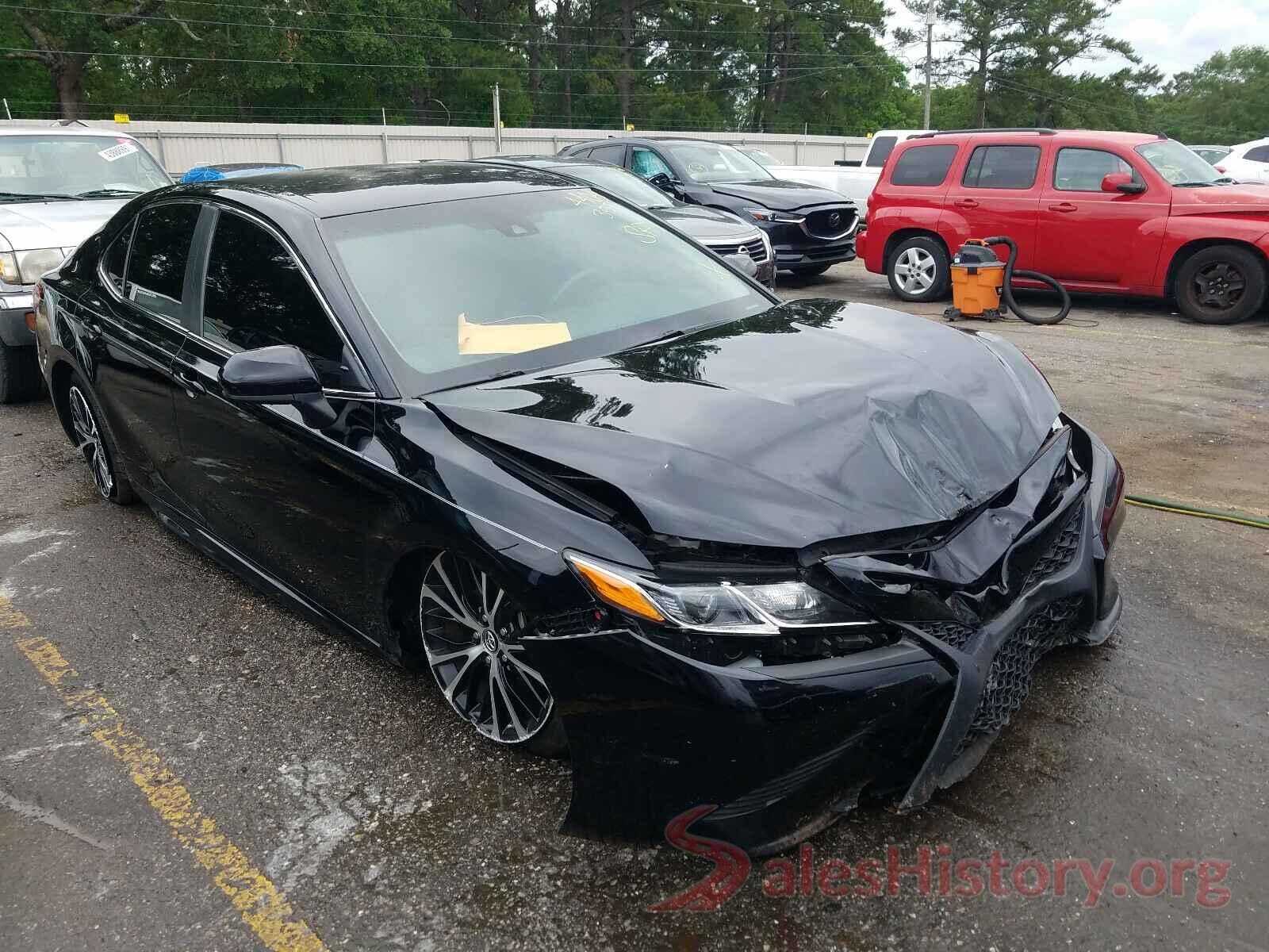 4T1B11HK5JU091175 2018 TOYOTA CAMRY