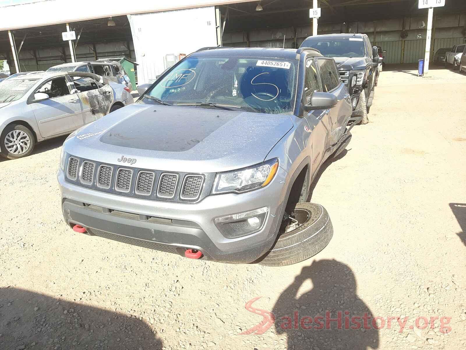 3C4NJDDB6KT671605 2019 JEEP COMPASS