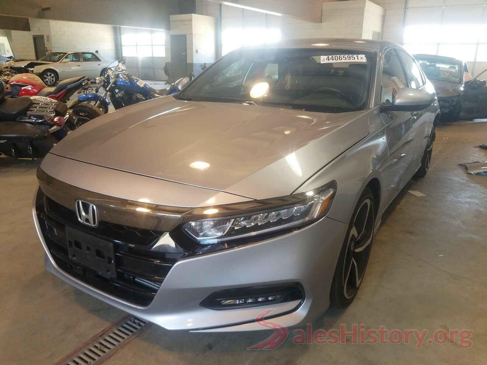 1HGCV1F32JA247619 2018 HONDA ACCORD