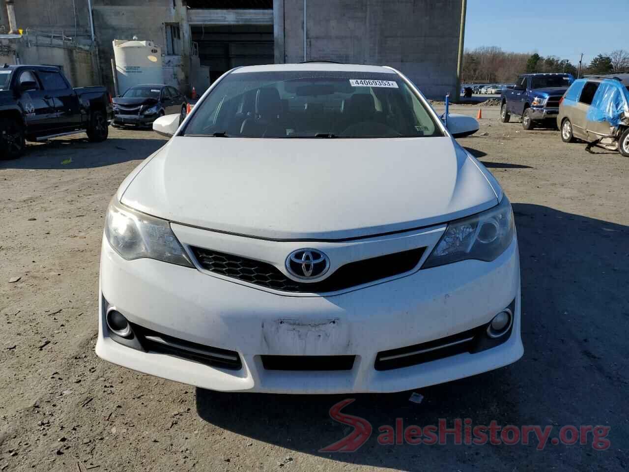 4T1BF1FK3EU860668 2014 TOYOTA CAMRY