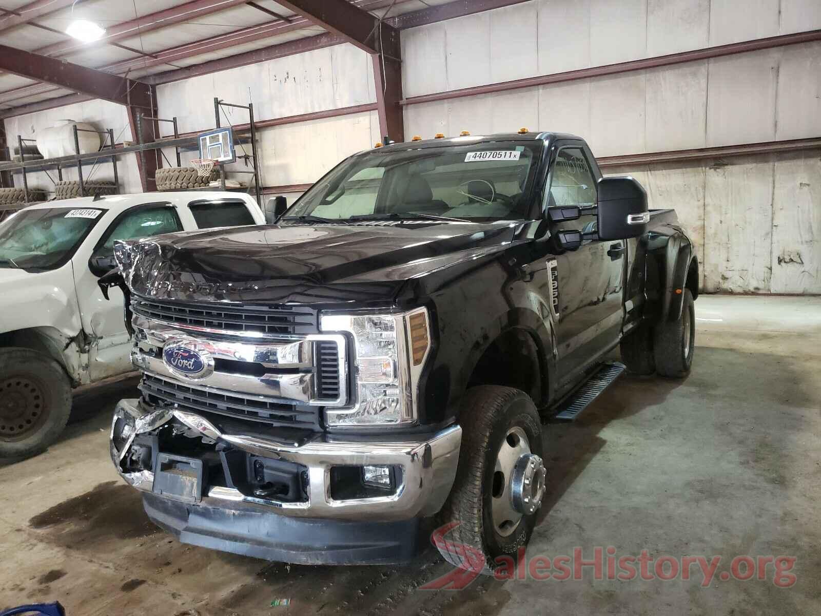 1FTRF3D68KEF37887 2019 FORD F350