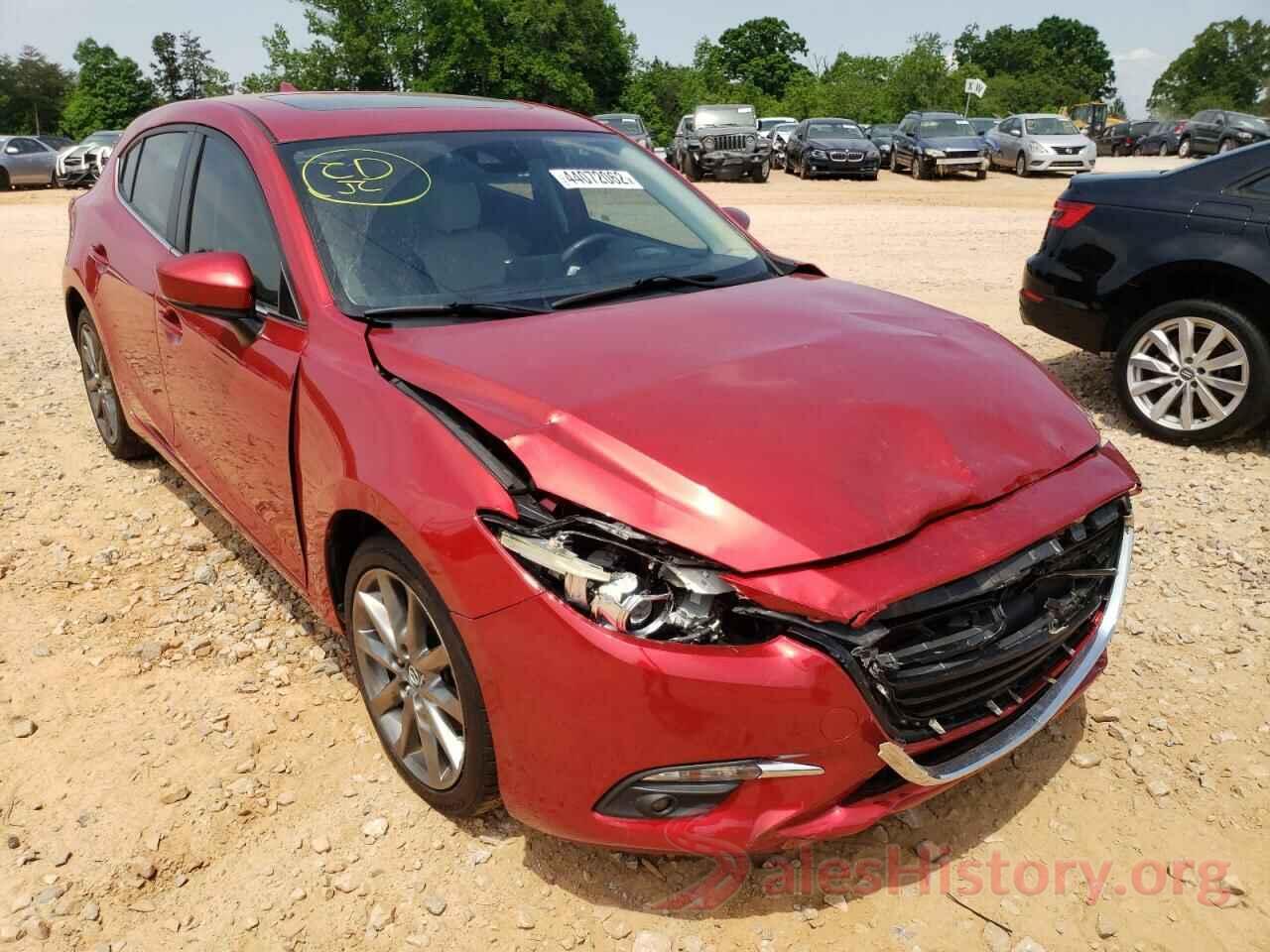 3MZBN1M3XJM267503 2018 MAZDA 3