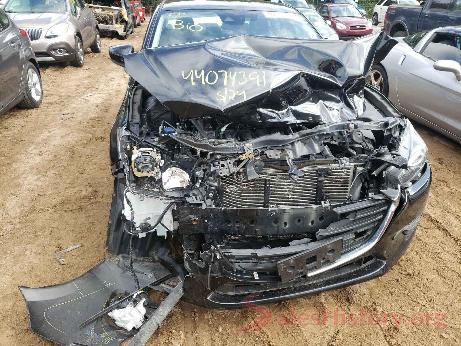 3MZBN1U71JM185906 2018 MAZDA 3