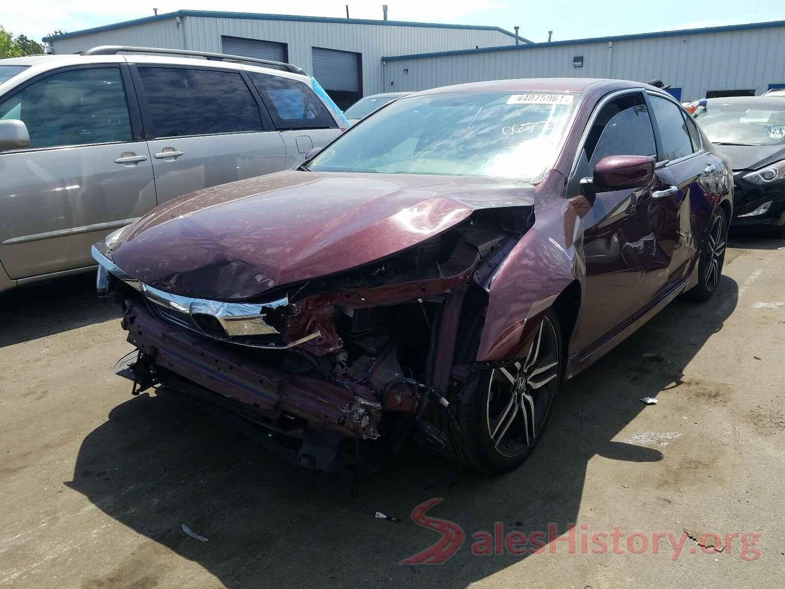 1HGCR2F52HA067725 2017 HONDA ACCORD