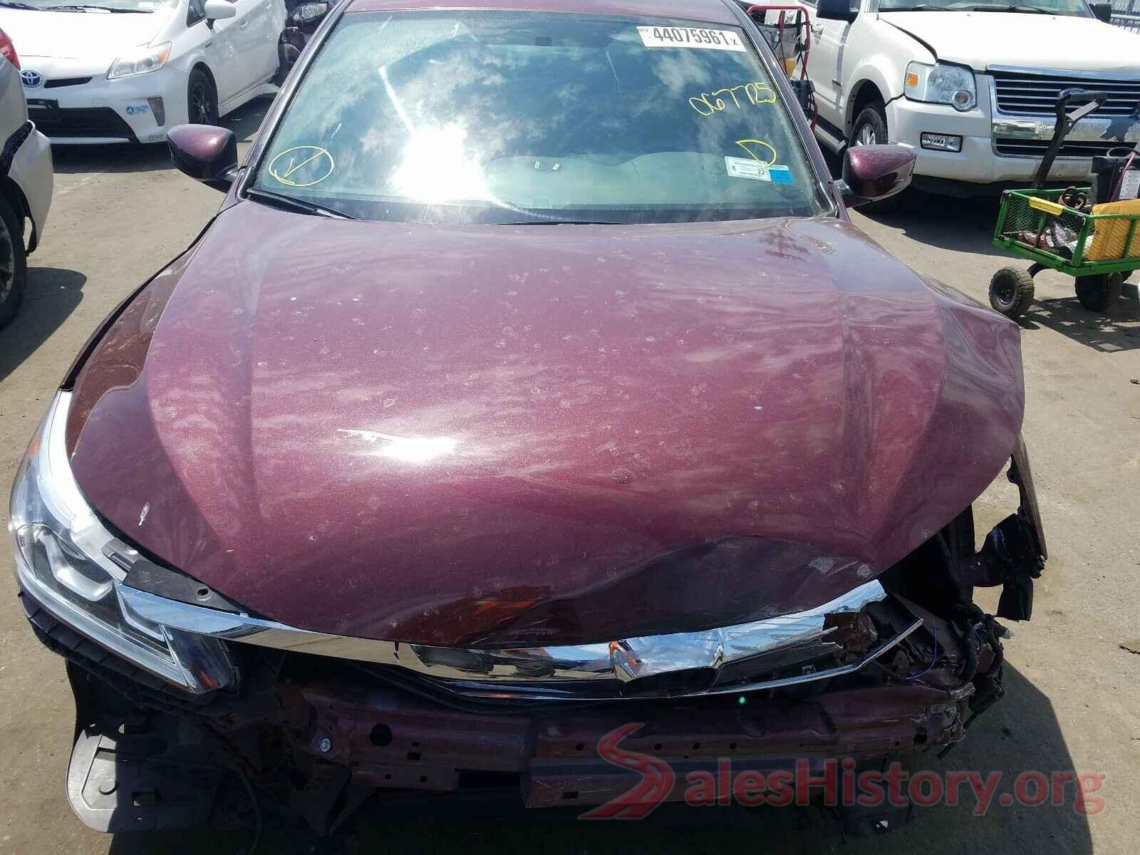 1HGCR2F52HA067725 2017 HONDA ACCORD