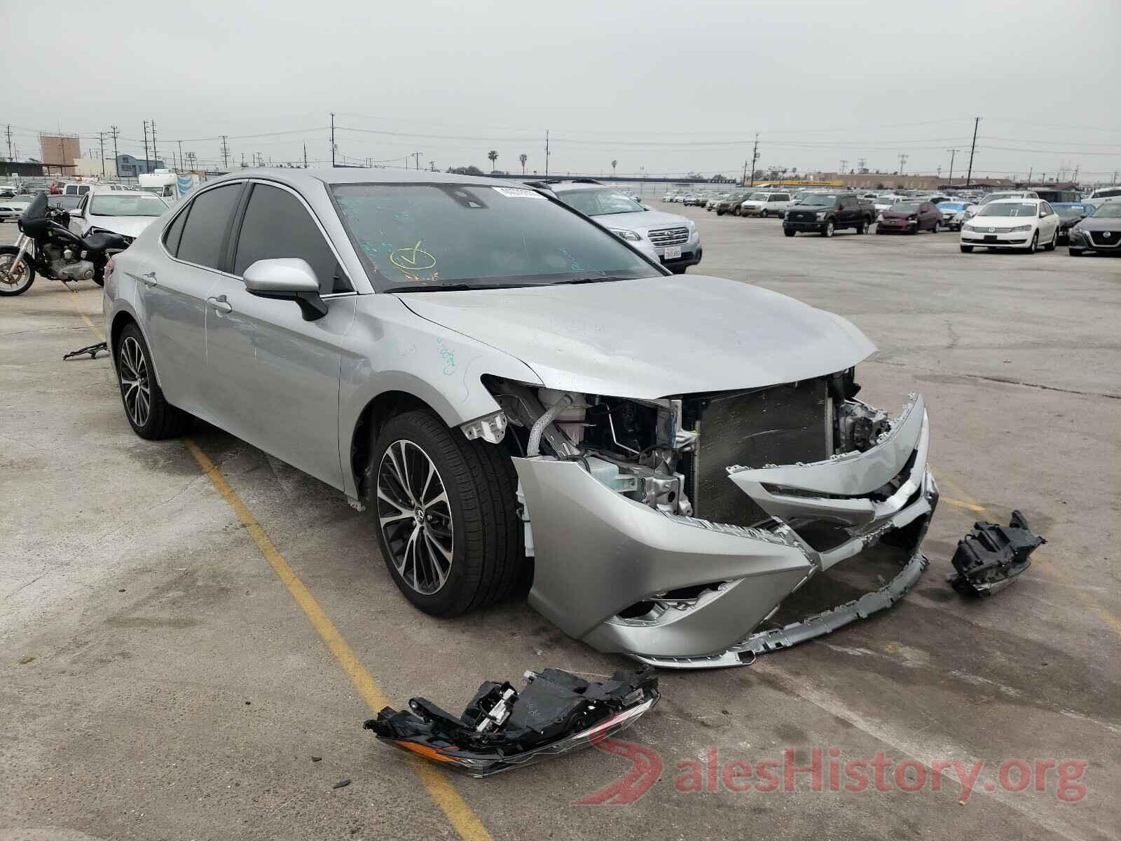 4T1B11HK2JU078707 2018 TOYOTA CAMRY