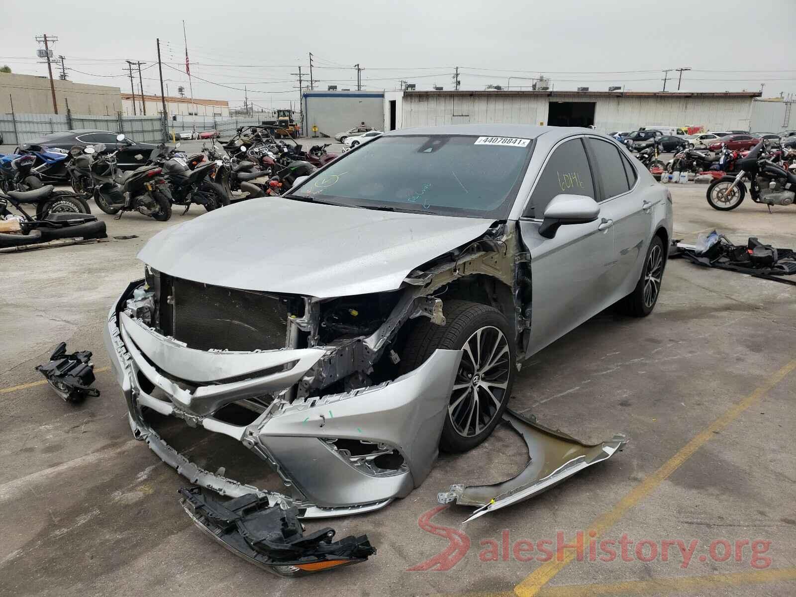 4T1B11HK2JU078707 2018 TOYOTA CAMRY