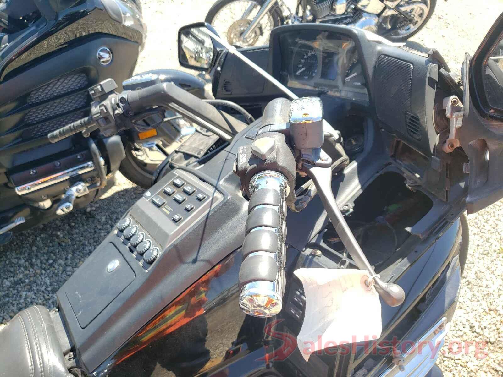 1HFSC2205YA200344 2000 HONDA GL CYCLE