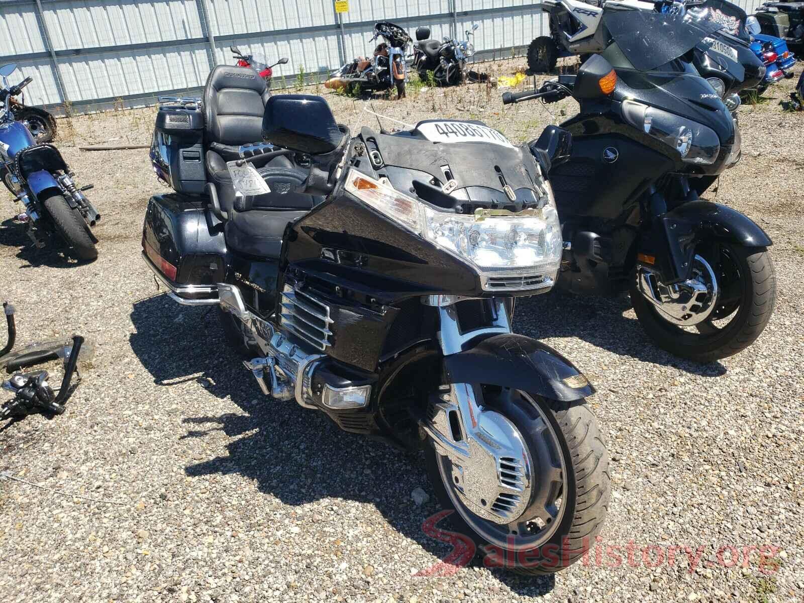 1HFSC2205YA200344 2000 HONDA GL CYCLE