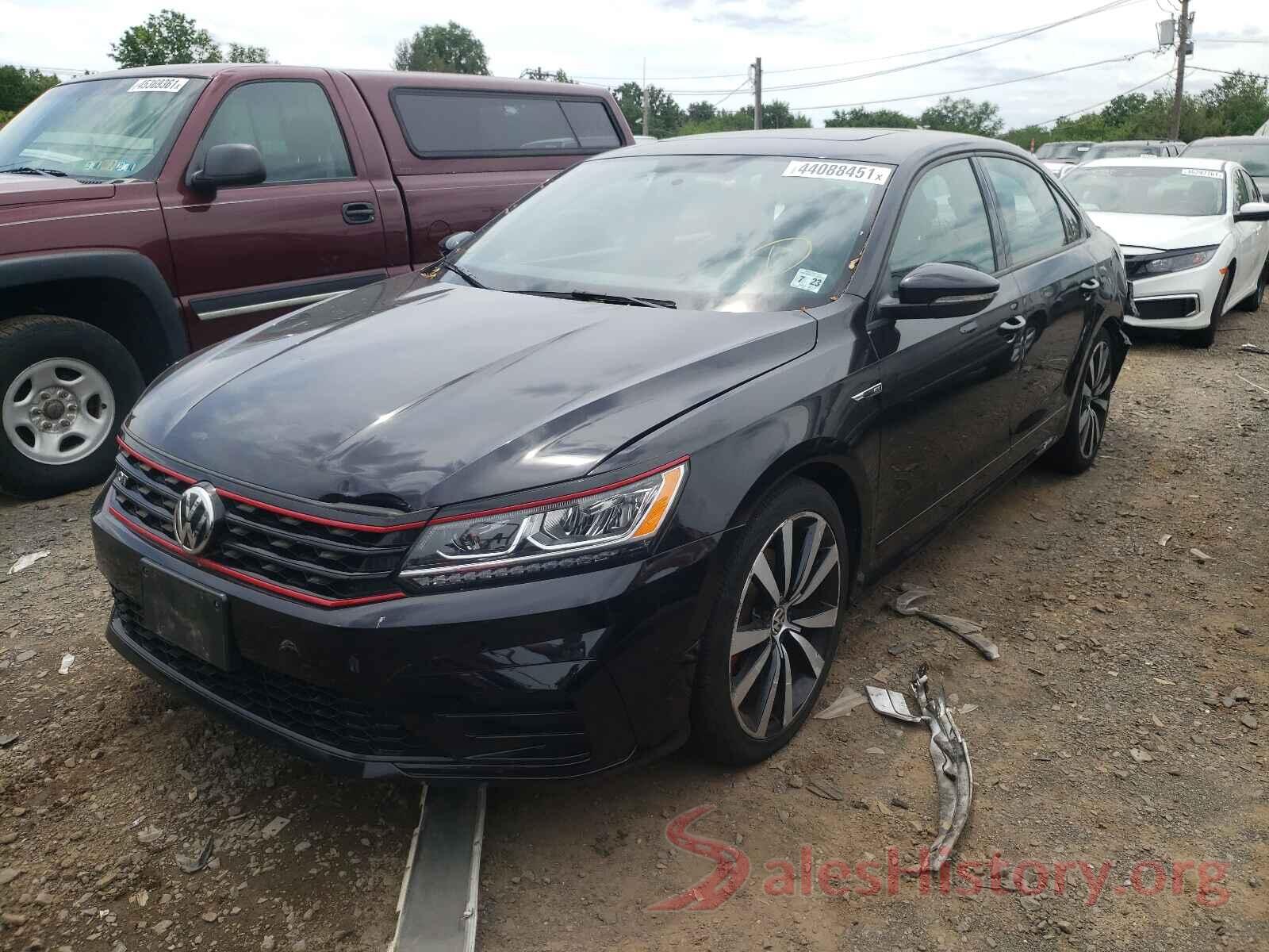 1VWJM7A33JC031752 2018 VOLKSWAGEN PASSAT