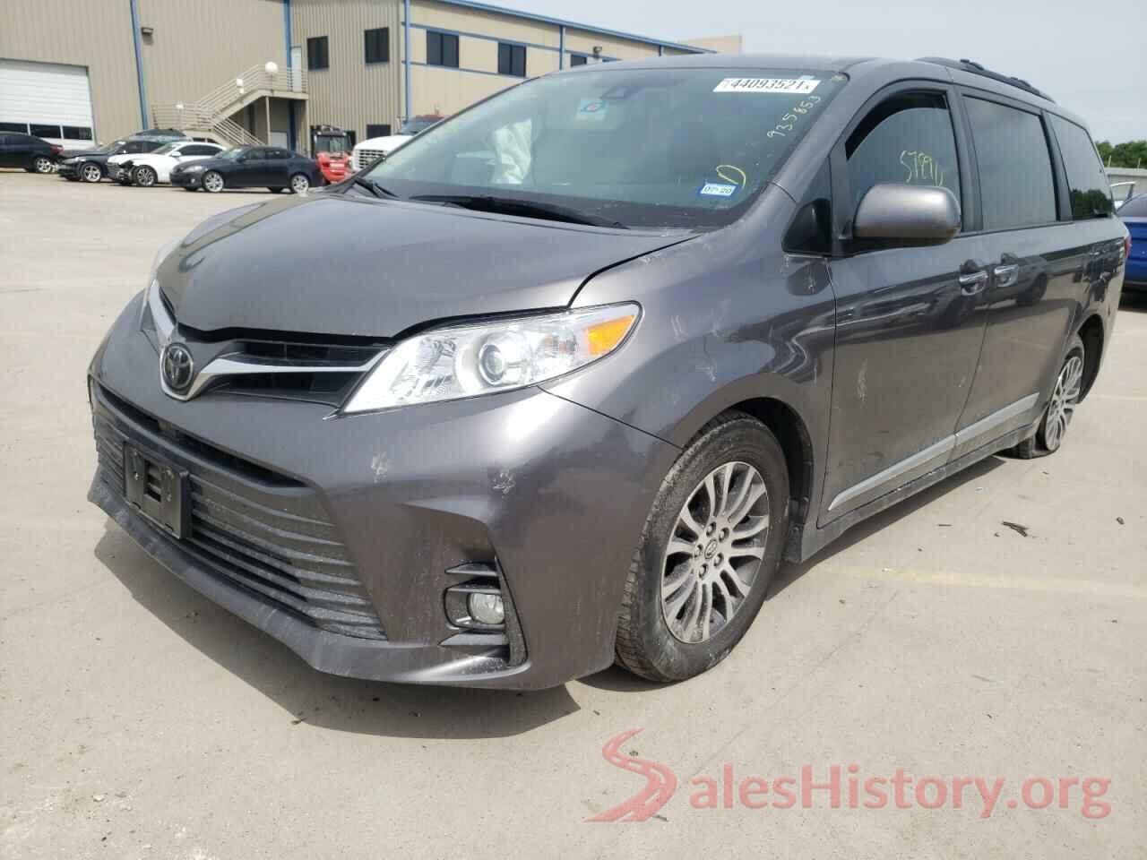 5TDYZ3DC7JS935853 2018 TOYOTA SIENNA