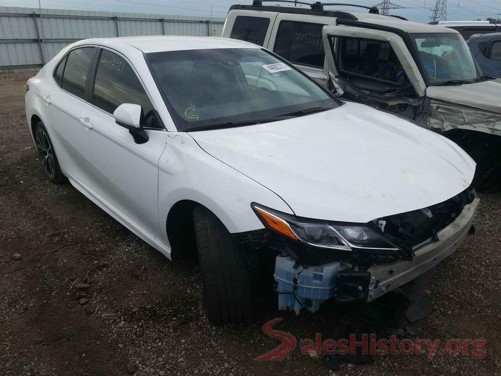 4T1B11HK1JU596565 2018 TOYOTA CAMRY