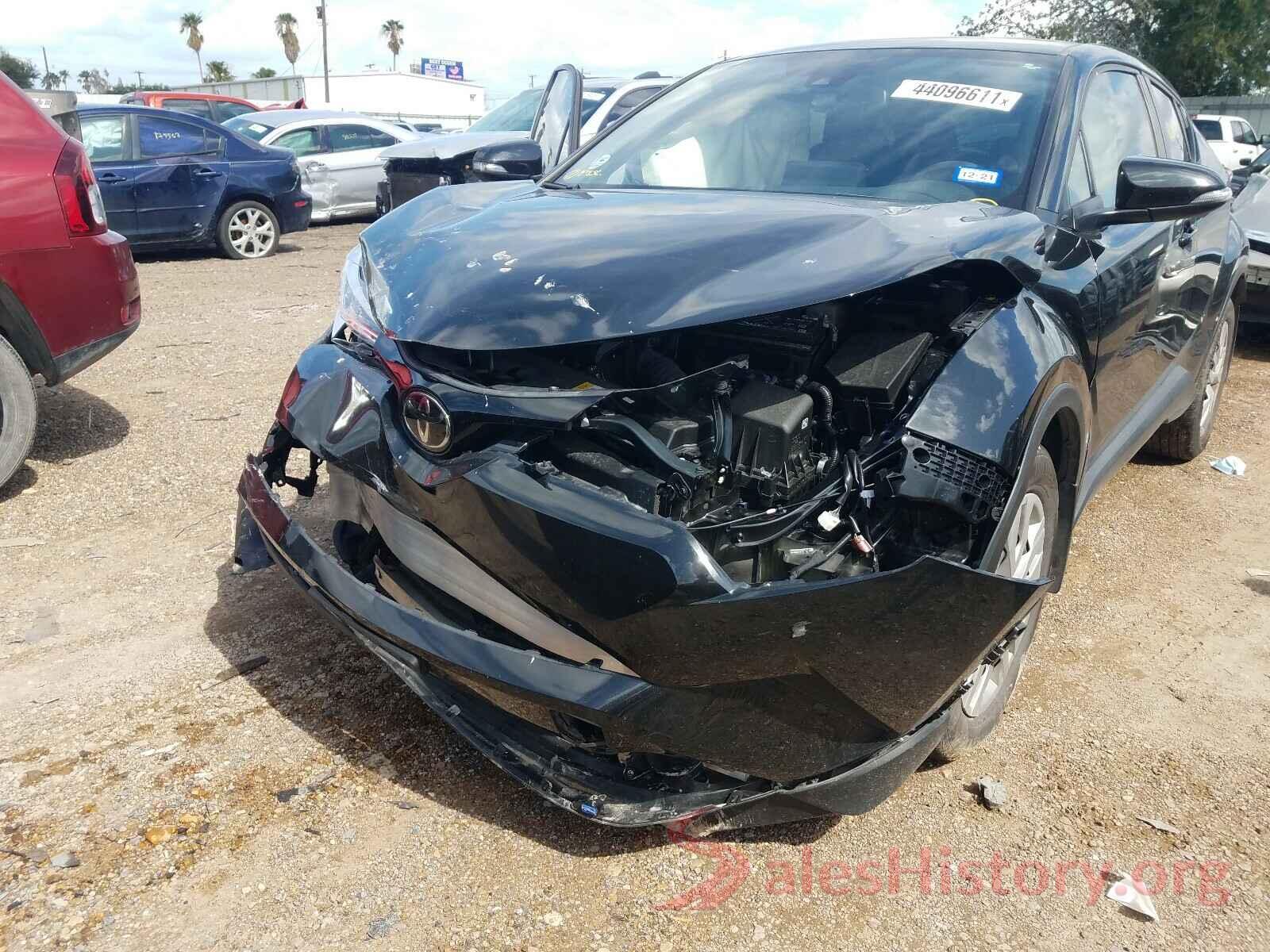 NMTKHMBXXKR098469 2019 TOYOTA C-HR