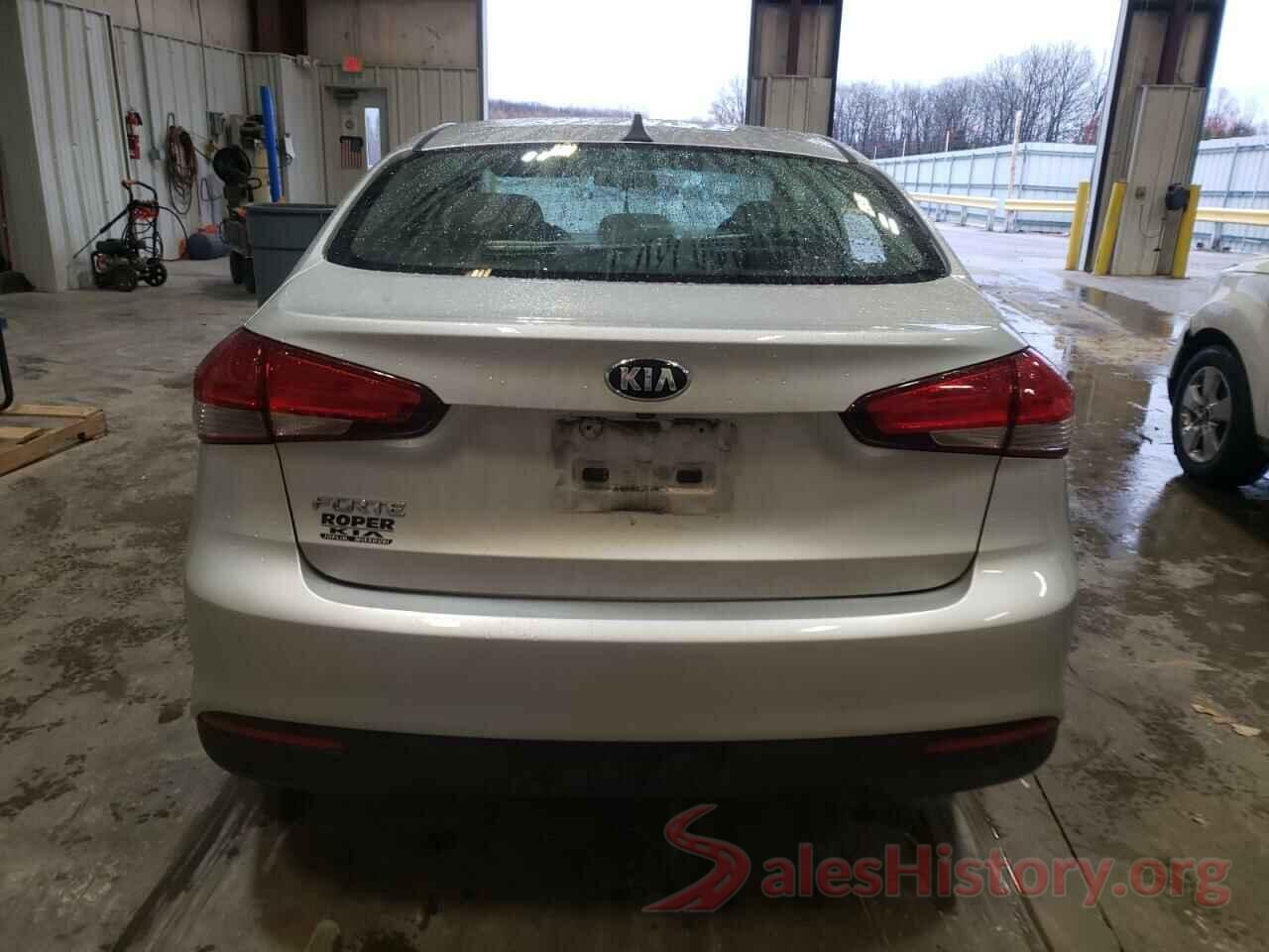 3KPFK4A70JE284603 2018 KIA FORTE