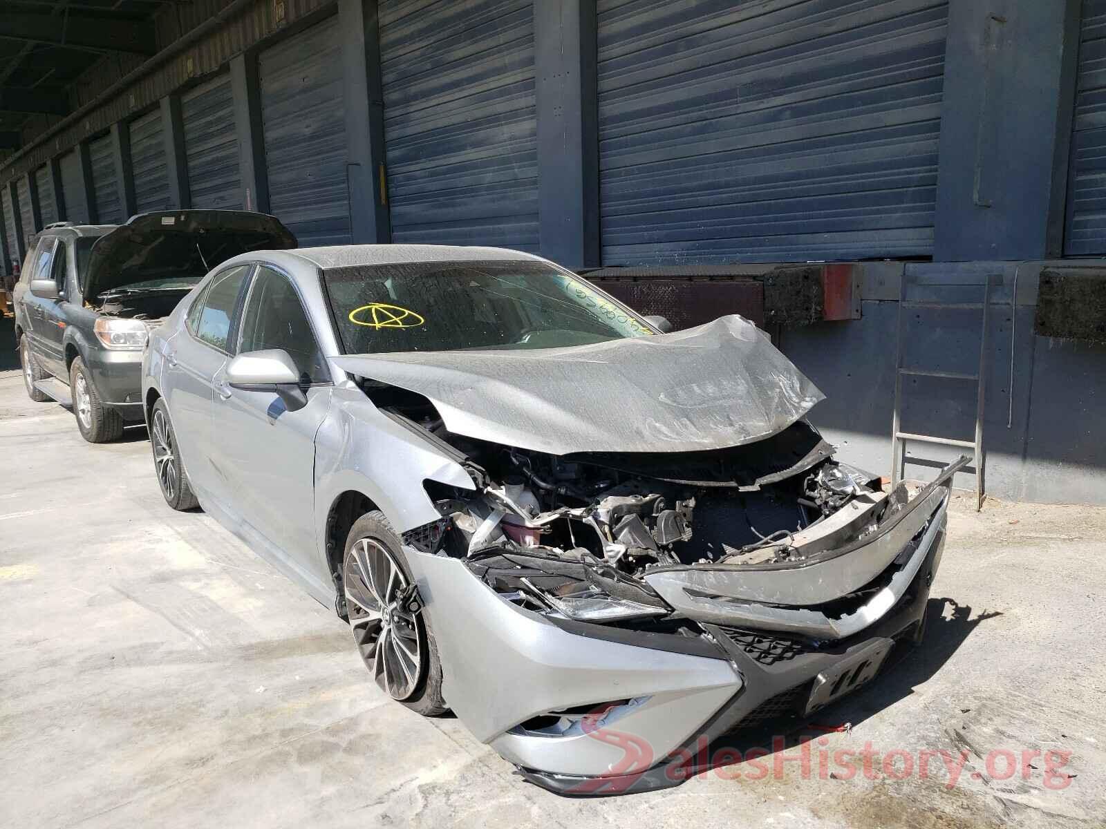 4T1B11HK5KU195621 2019 TOYOTA CAMRY