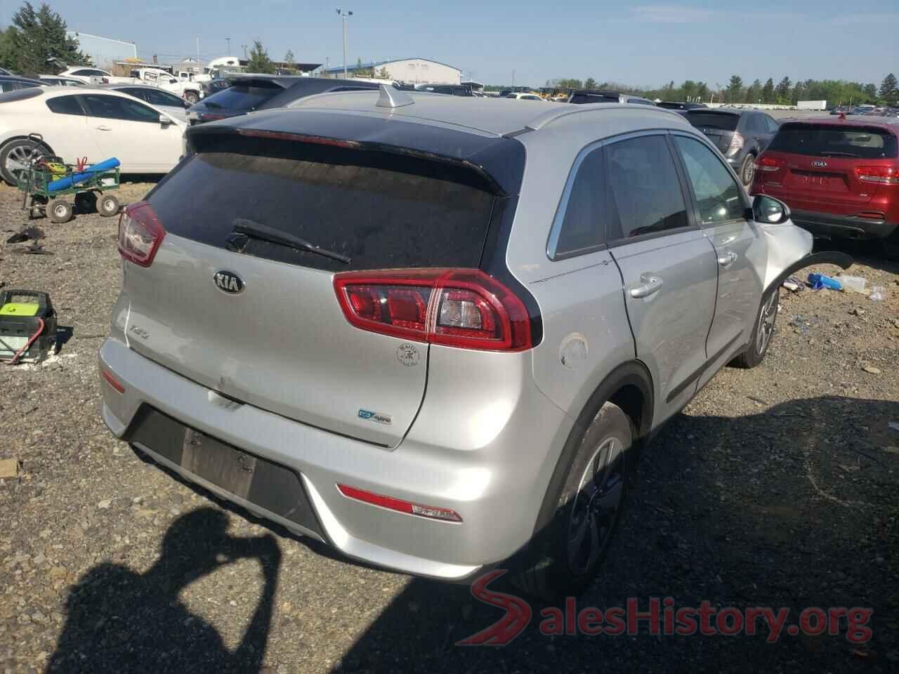 KNDCB3LC8H5080936 2017 KIA NIRO