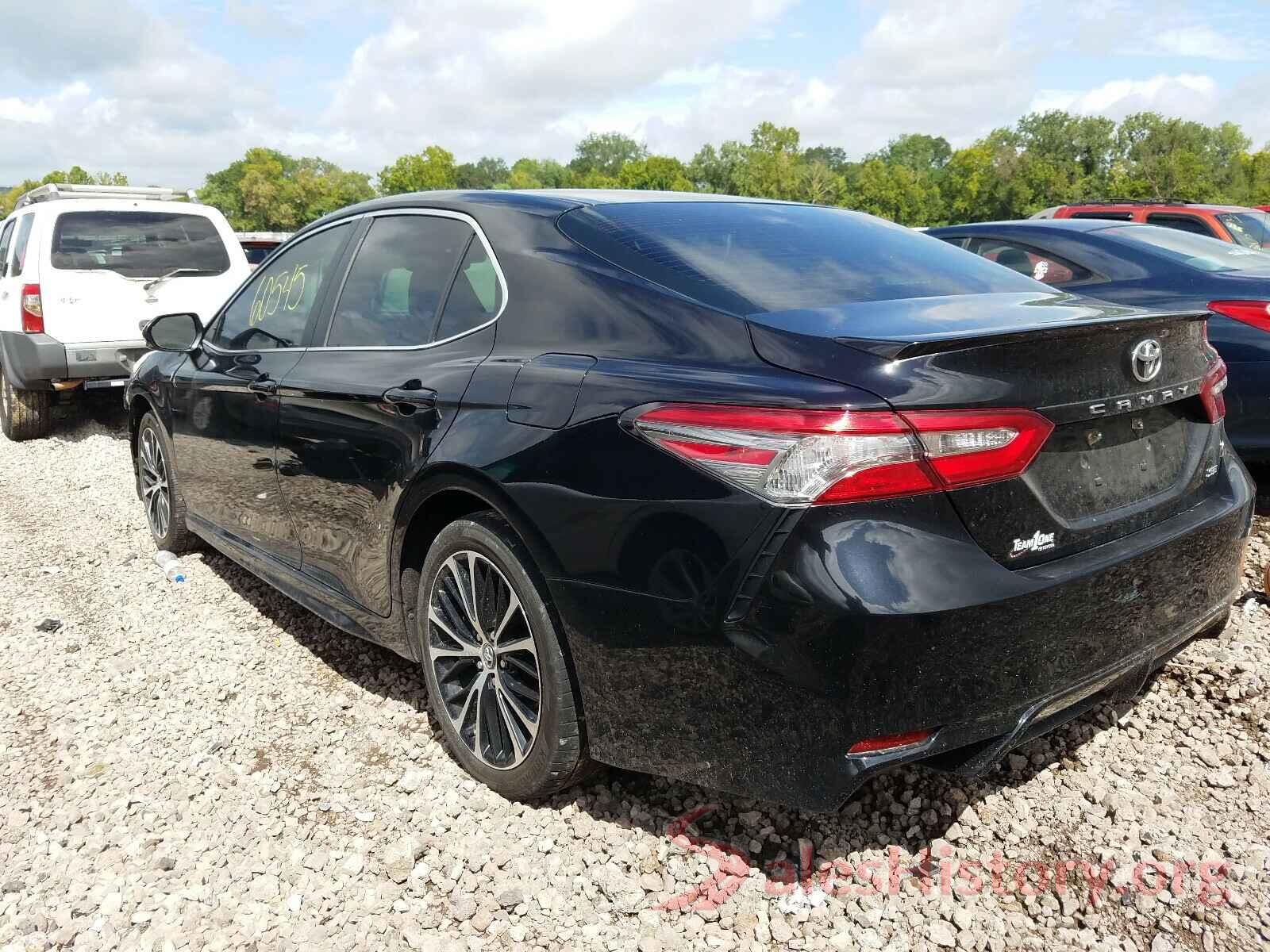 4T1B11HK9JU639727 2018 TOYOTA CAMRY