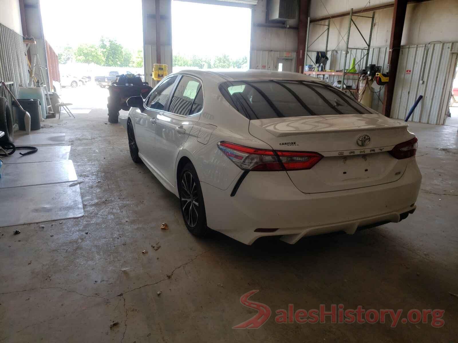 4T1B11HK1JU555840 2018 TOYOTA CAMRY