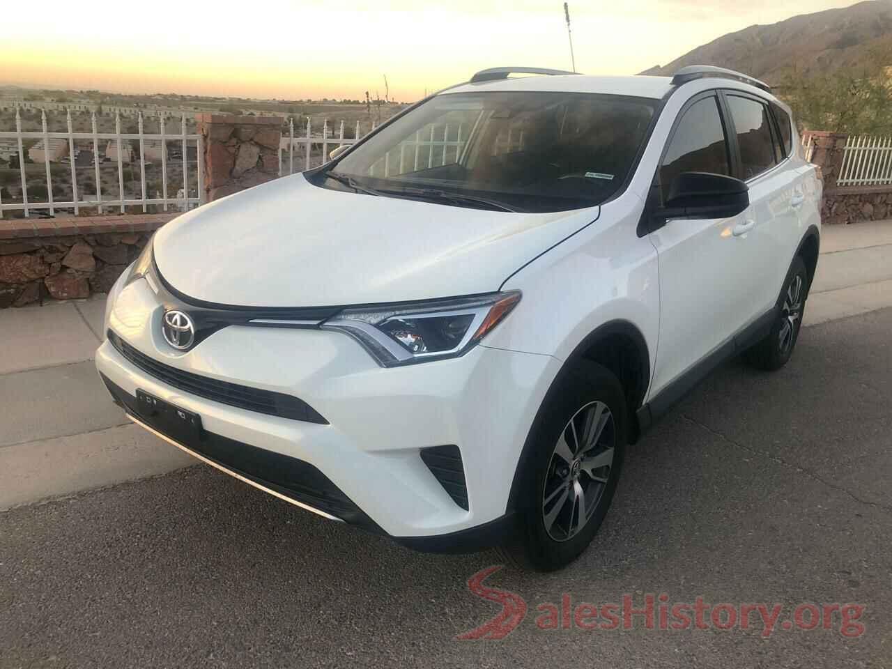 JTMZFREV0HJ140165 2017 TOYOTA RAV4