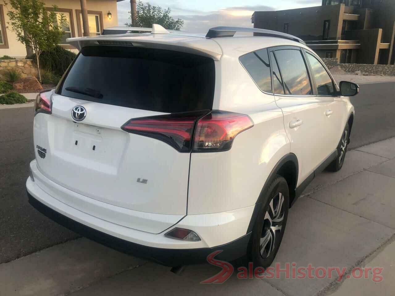 JTMZFREV0HJ140165 2017 TOYOTA RAV4